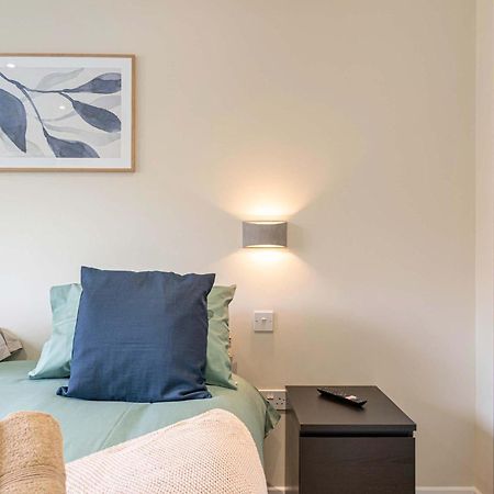 Stylish 2 Bedroom Apartments In Derby Exterior foto